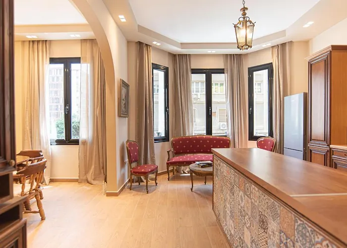 Luxury Central Apartment